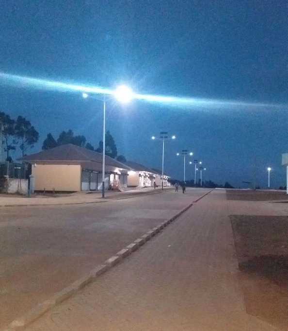 黄岛区非洲科特迪瓦太阳能路灯工程